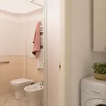 Appartamento Elegante Bilocale Con Vista Mare E Parcheggio