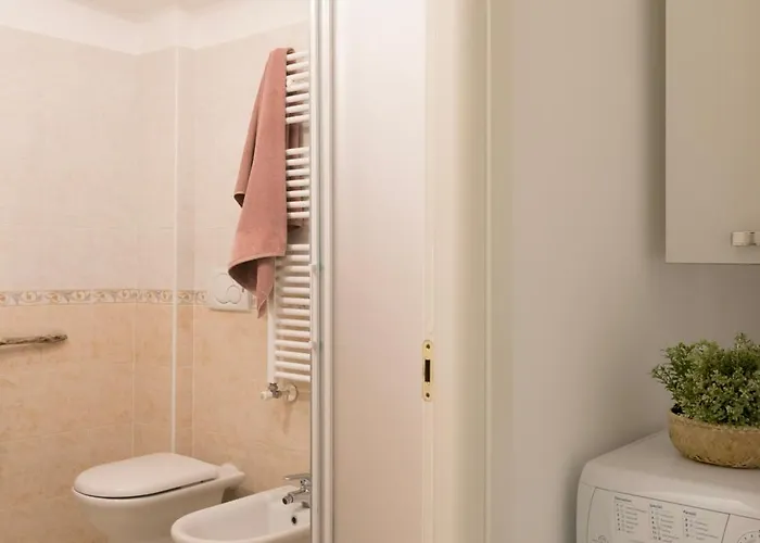 Lägenhet Elegante Bilocale Con Vista Mare E Parcheggio