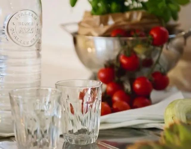 Elegante Bilocale Con Vista Mare E Parcheggio Lägenhet
